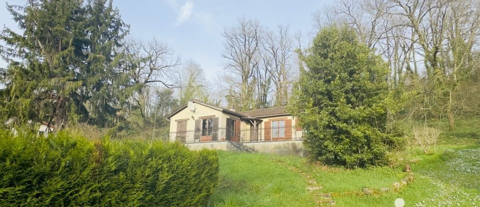 House 5 rooms of 113 m² in Sireuil (16440)