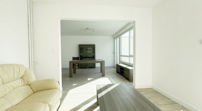 Apartment 4 rooms of 74 m² in Pau (64000)