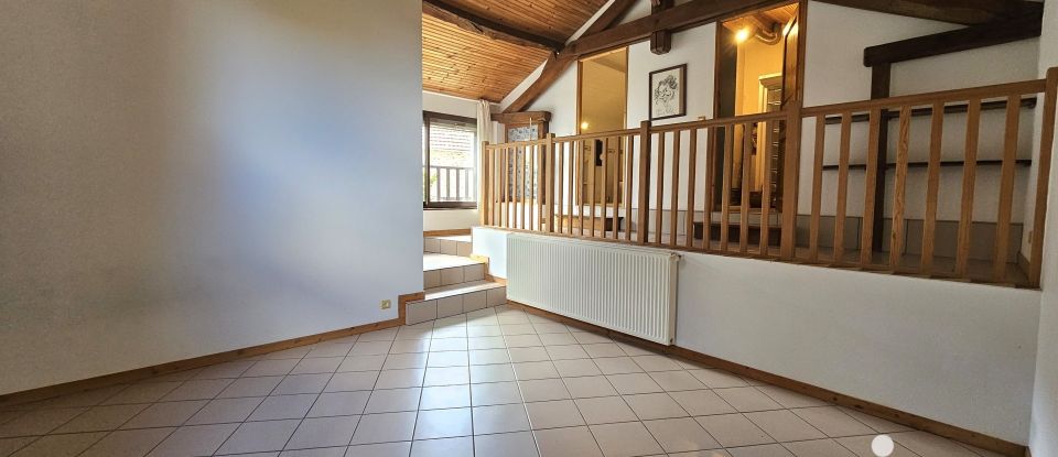 Maison traditionnelle 5 pièces de 230 m² à Saint-Agnant-de-Versillat (23300)
