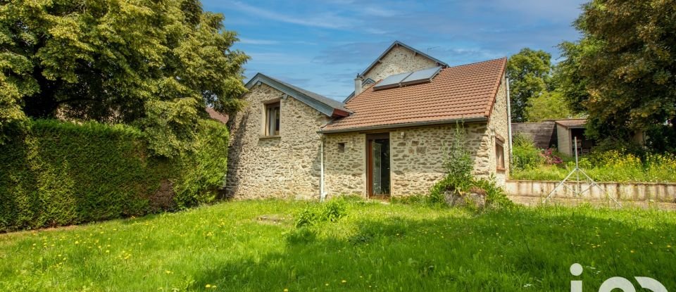Traditional house 5 rooms of 230 m² in Saint-Agnant-de-Versillat (23300)