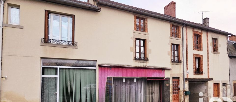 Building in Bourganeuf (23400) of 208 m²