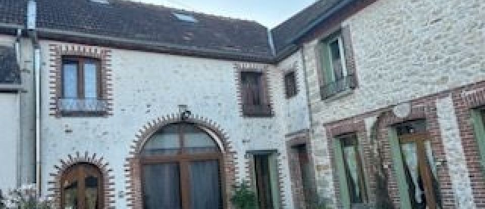 Maison 6 pièces de 165 m² à Sognolles-en-Montois (77520)