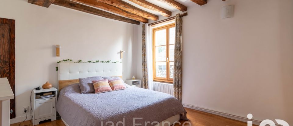 Lodge 9 rooms of 210 m² in Septeuil (78790)