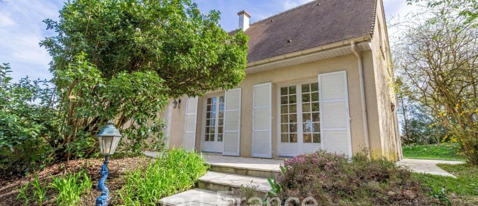 House 8 rooms of 242 m² in Maule (78580)