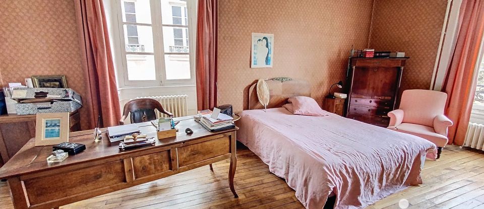 Town house 10 rooms of 297 m² in Rennes (35000)