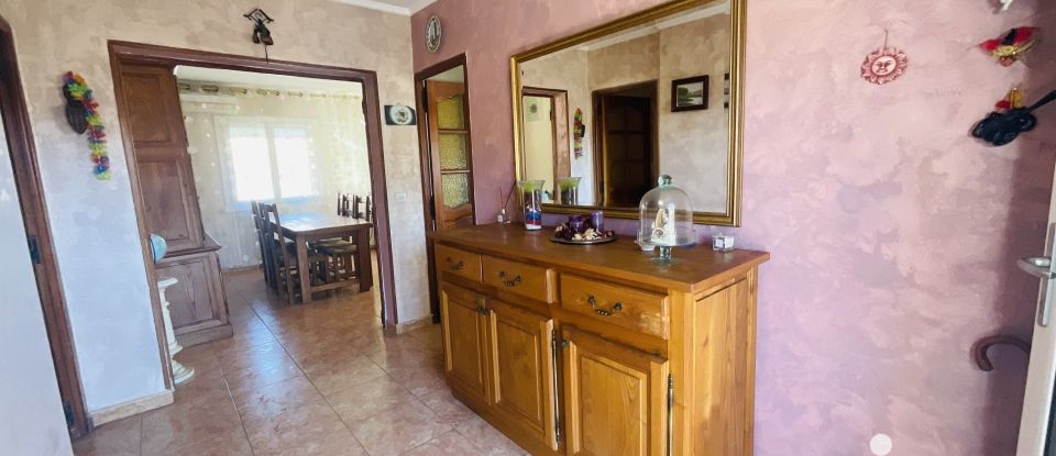 Traditional house 7 rooms of 132 m² in Évenos (83330)