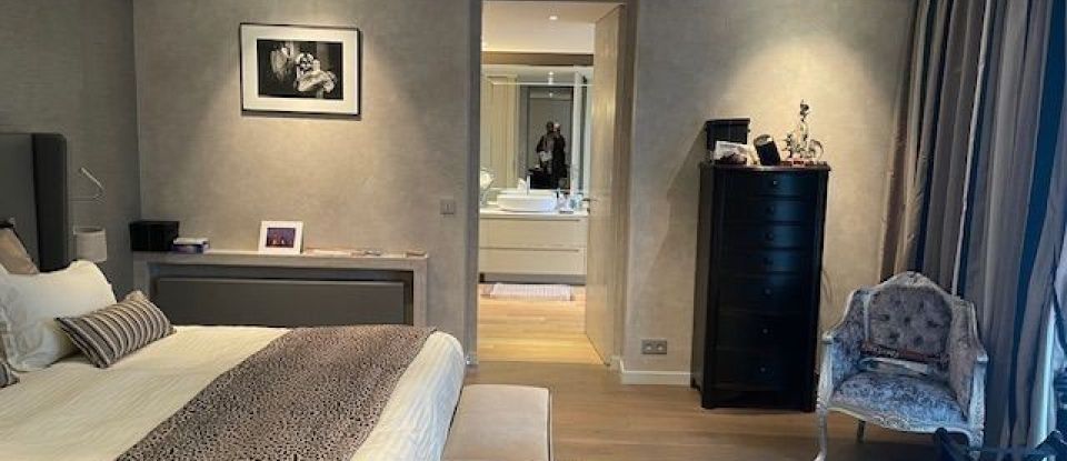 Apartment 10 rooms of 512 m² in Paris (75116)