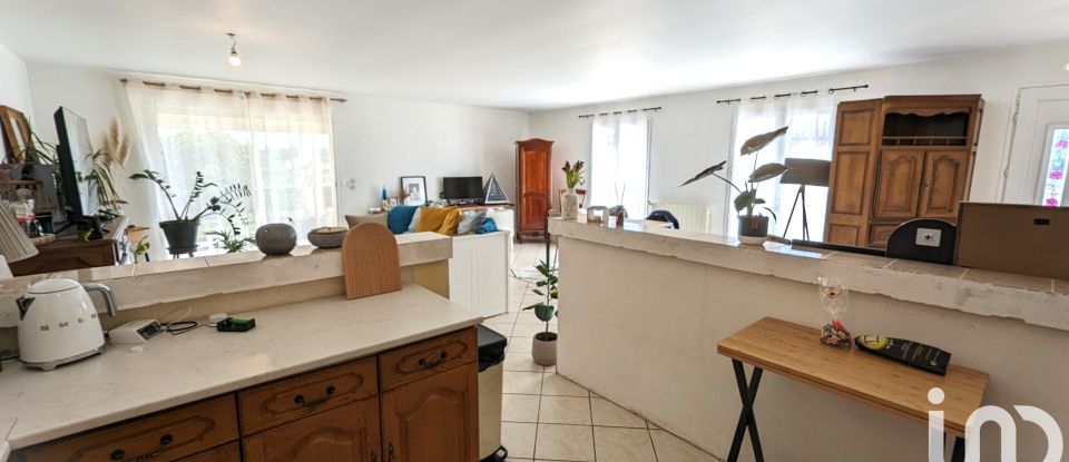 Maison 4 pièces de 120 m² à Montendre (17130)
