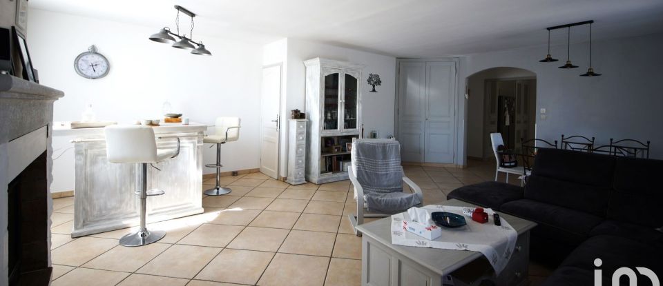 House 6 rooms of 145 m² in Roaix (84110)