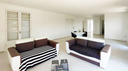 Appartement 4 pièces de 94 m² à Nice (06200)