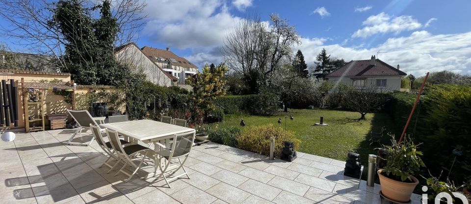 House 7 rooms of 179 m² in Ermont (95120)