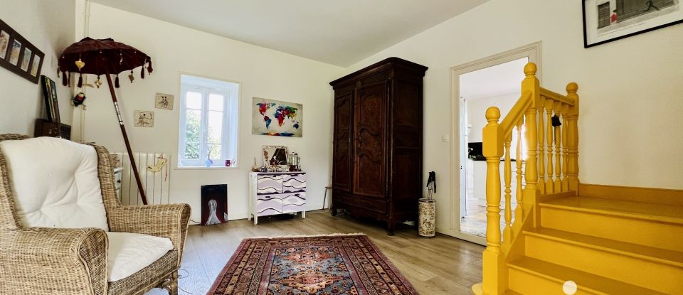 House 8 rooms of 241 m² in Saint-Christophe (17220)