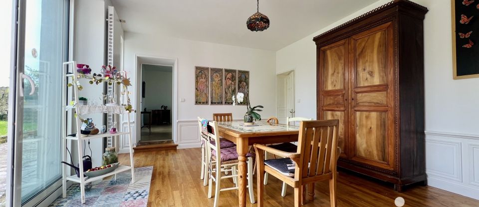 House 8 rooms of 241 m² in Saint-Christophe (17220)