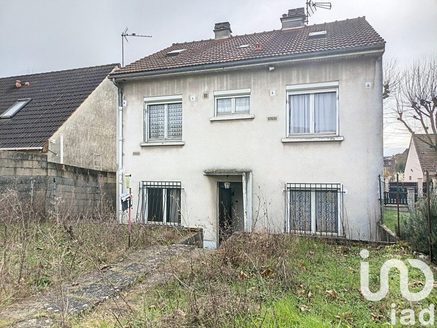 House 6 rooms of 120 m² in Goussainville (95190)