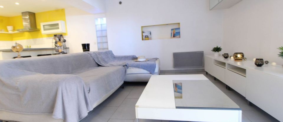 Appartement 2 pièces de 55 m² à Mandelieu-la-Napoule (06210)