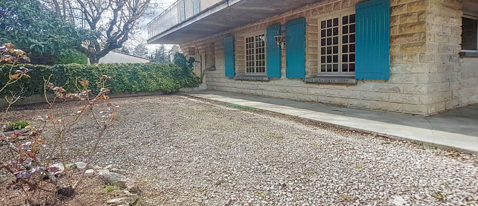 House 9 rooms of 290 m² in Pernes-les-Fontaines (84210)