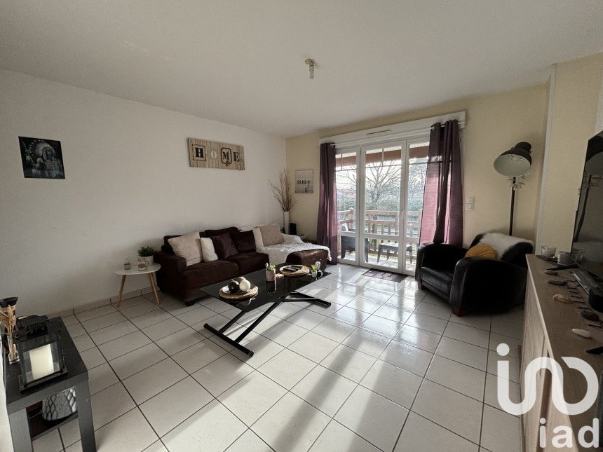 Apartment 3 rooms of 56 m² in Saint-Jean-d'Illac (33127)