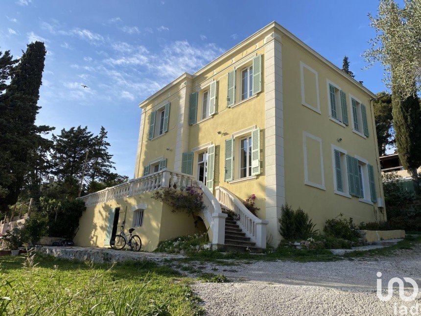 Maison 6 pièces de 154 m² à La Seyne-sur-Mer (83500)