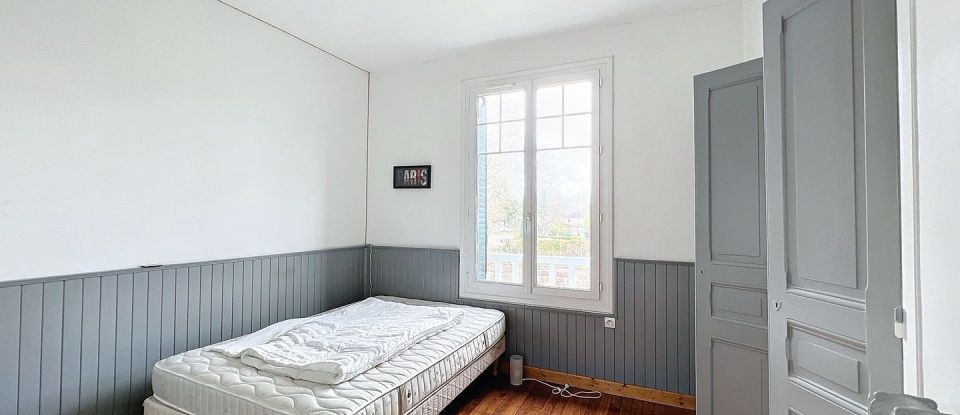 House 8 rooms of 156 m² in Saint-Aubin-lès-Elbeuf (76410)