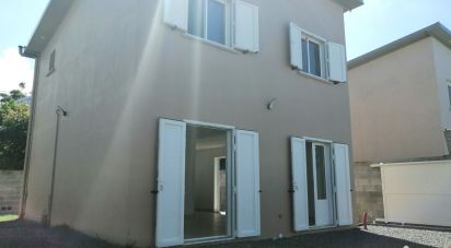 House 4 rooms of 90 m² in Saint-Joseph (97480)
