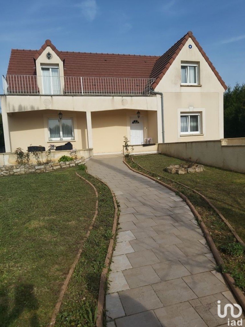 House 6 rooms of 145 m² in Saint-Clément (89100)