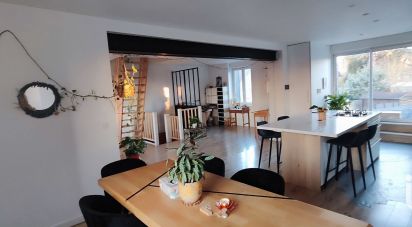 Maison 4 pièces de 102 m² à Roncq (59223)