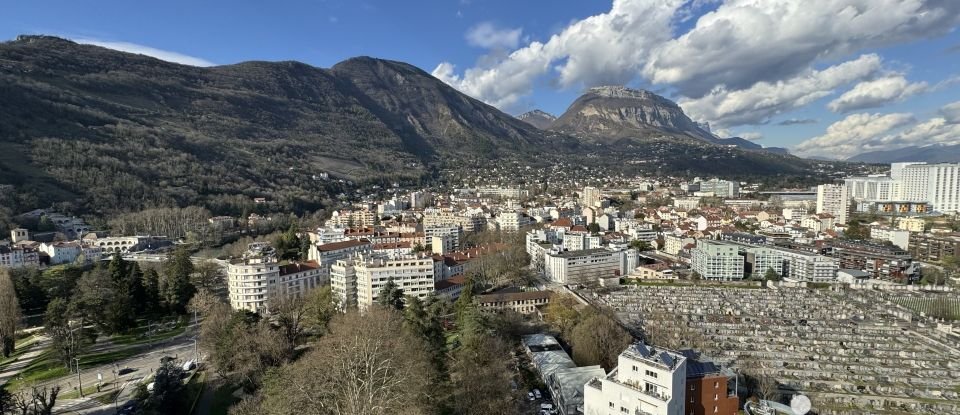 Appartement 3 pièces de 77 m² à Grenoble (38000)