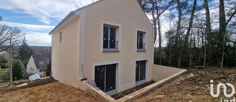 Traditional house 5 rooms of 140 m² in Forges-les-Bains (91470)