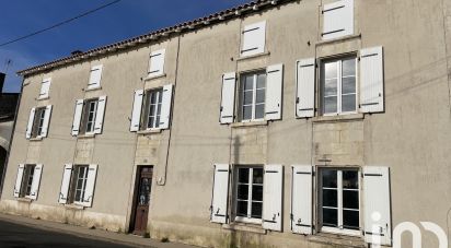 House 6 rooms of 220 m² in La Foye-Monjault (79360)