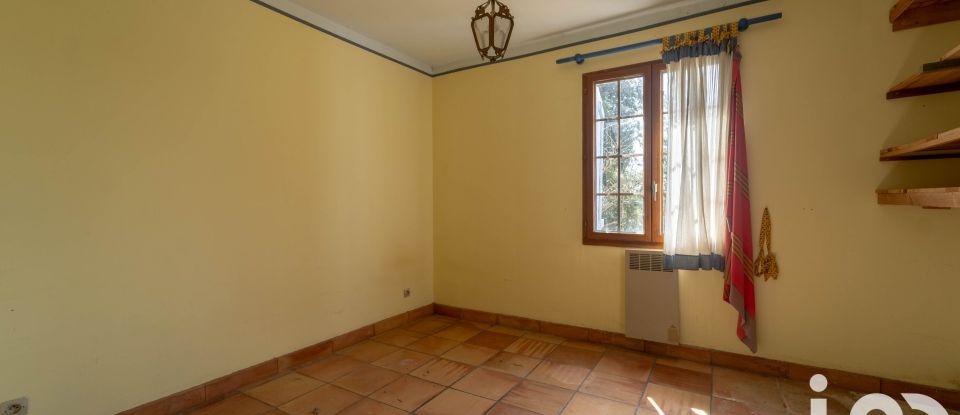 House 5 rooms of 111 m² in Flayosc (83780)