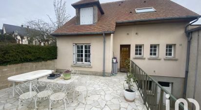 House 6 rooms of 144 m² in Mansigné (72510)