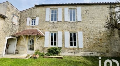 Country house 8 rooms of 241 m² in Saint-Christophe (17220)