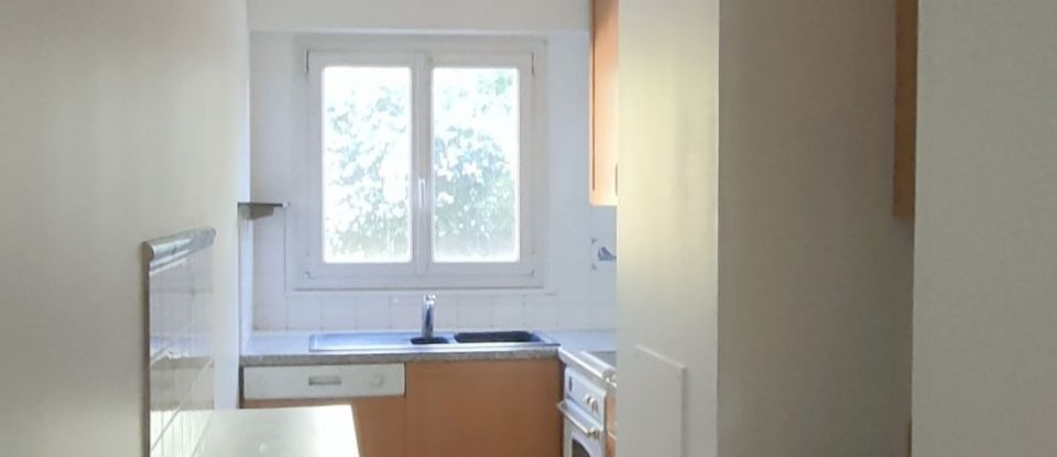 Appartement 3 pièces de 73 m² à Paris (75020)