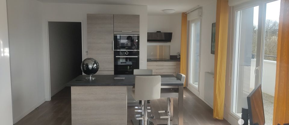 Apartment 4 rooms of 85 m² in Saint-Thibault-des-Vignes (77400)