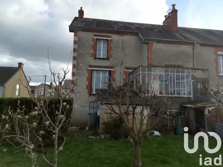 House 7 rooms of 145 m² in Aigurande (36140)
