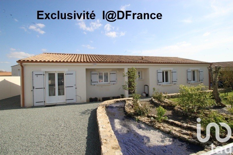 Maison traditionnelle 6 pièces de 108 m² à Soulignonne (17250)
