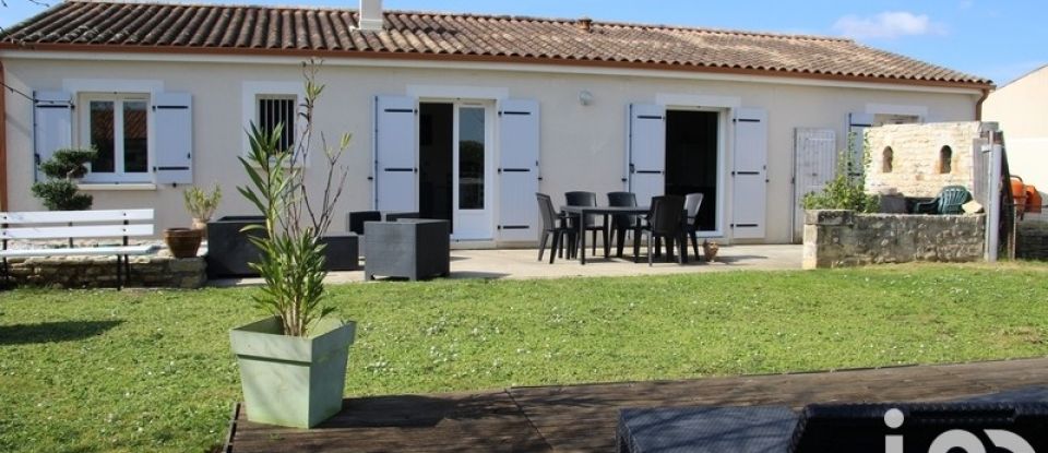 Traditional house 6 rooms of 108 m² in Soulignonne (17250)