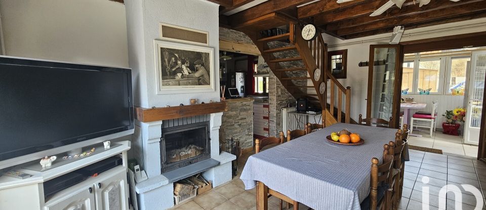 House 4 rooms of 82 m² in Thiézac (15800)