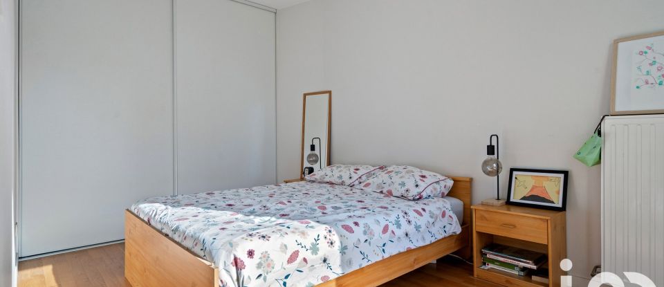 Apartment 4 rooms of 77 m² in Bron (69500)