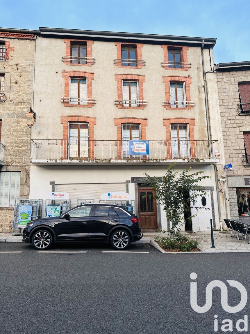 Maison 10 pièces de 150 m² à Chalmazel-Jeansagnière (42920)