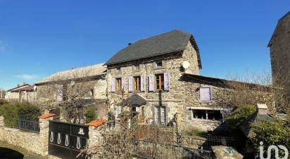 House 11 rooms of 247 m² in Lastic (15500)