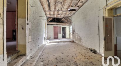 Building in Amboise (37400) of 450 m²