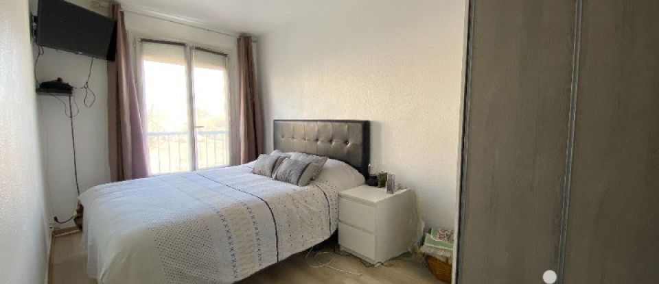 Apartment 5 rooms of 100 m² in Saint-Martin-de-Crau (13310)