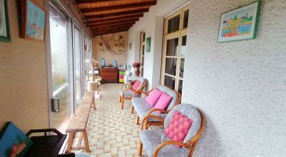 House 6 rooms of 158 m² in Beauvoir-sur-Mer (85230)