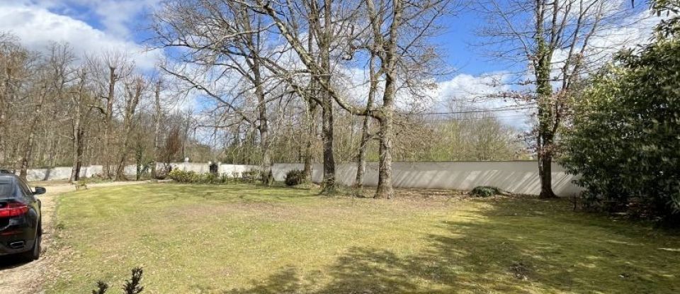 Country house 10 rooms of 320 m² in Châtellerault (86100)