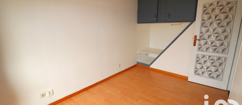 Duplex 2 rooms of 32 m² in Gravigny (27930)