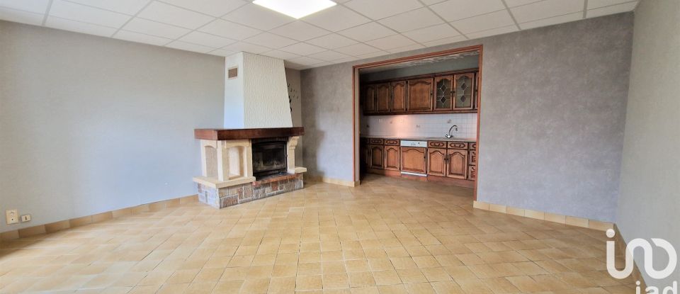 Maison traditionnelle 4 pièces de 95 m² à Saint-Aubin-du-Cormier (35140)