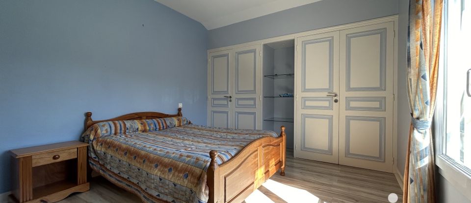 Traditional house 11 rooms of 248 m² in Saint-Pantaléon-de-Larche (19600)