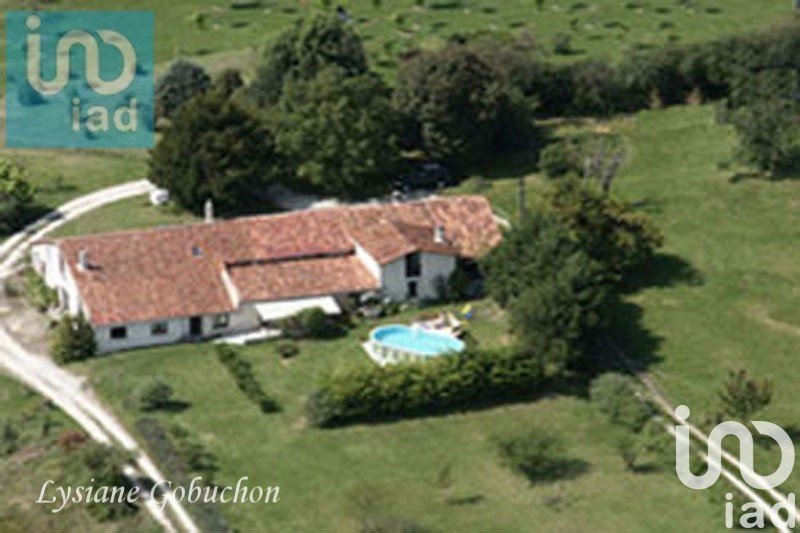 Mansion 11 rooms of 380 m² in Bourdeilles (24310)