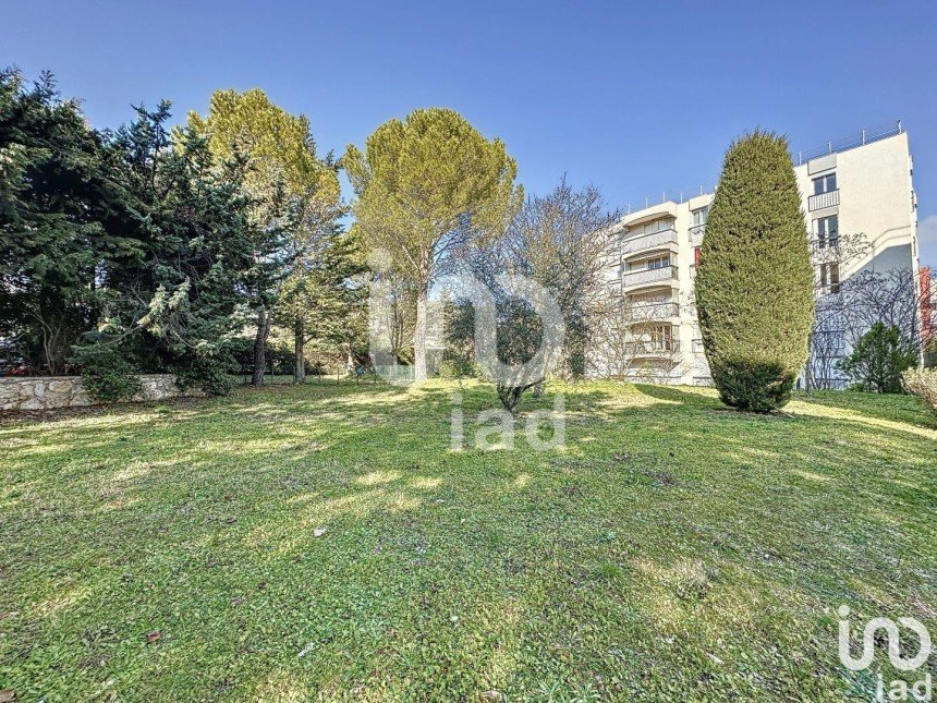 Apartment 3 rooms of 60 m² in Carnoux-en-Provence (13470)